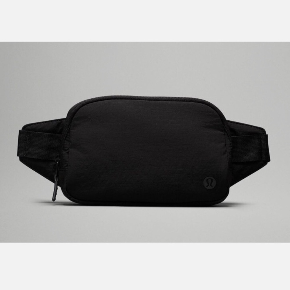Lululemon Everywhere Belt Bag